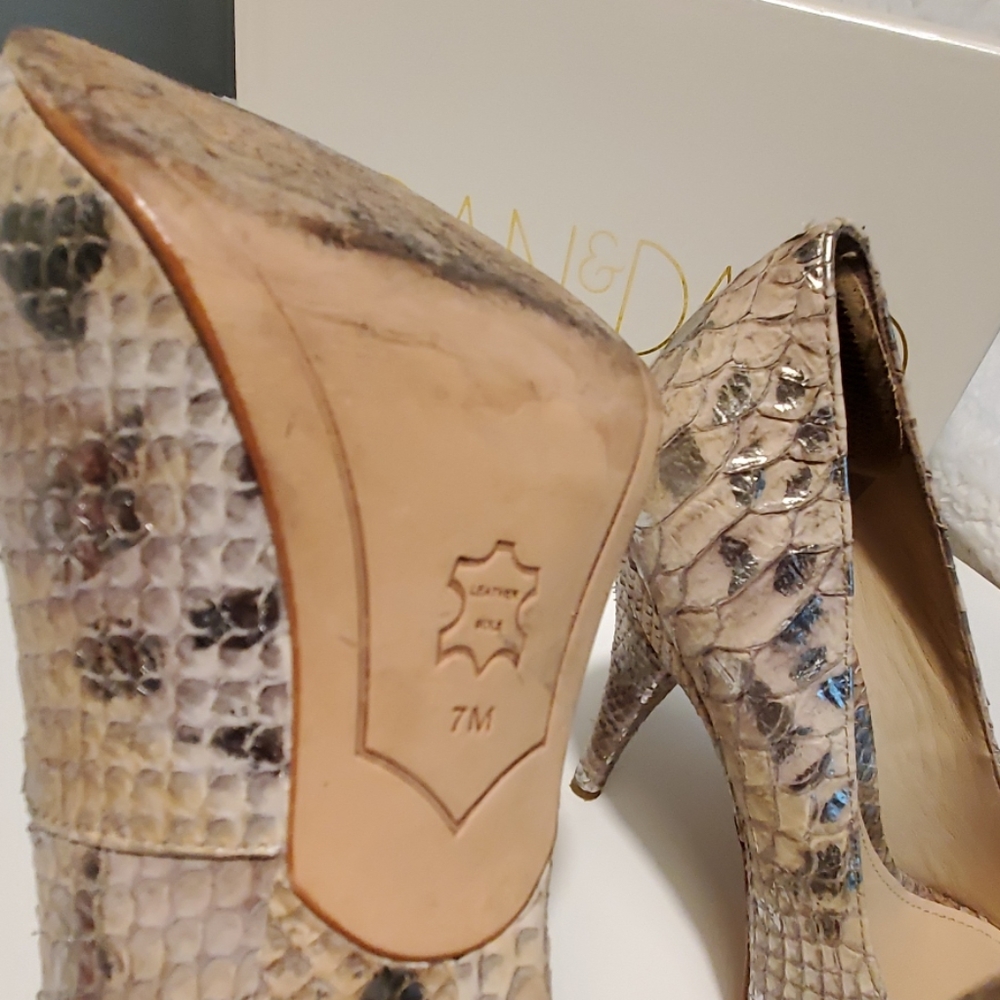 Joan & David Dafelicita Snake Python Peep Toe - image 6